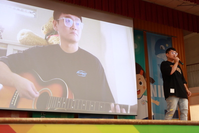 老師表演